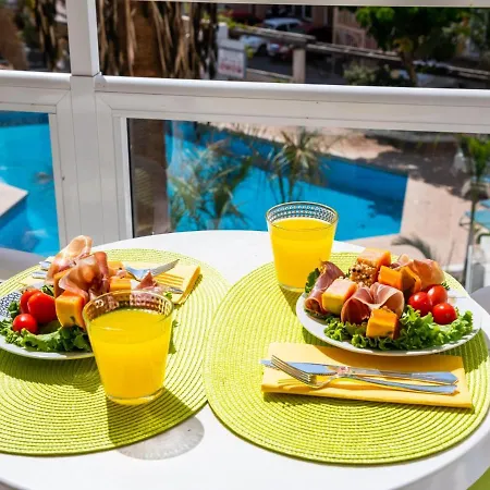 302 Modern, Light, Comfortable With Swimming Pool Apartmán