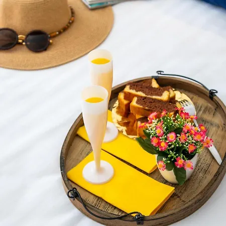 302 Modern, Light, Comfortable With Swimming Pool Lejlighed