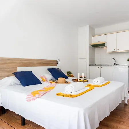 302 Modern, Light, Comfortable With Swimming Pool Apartment *