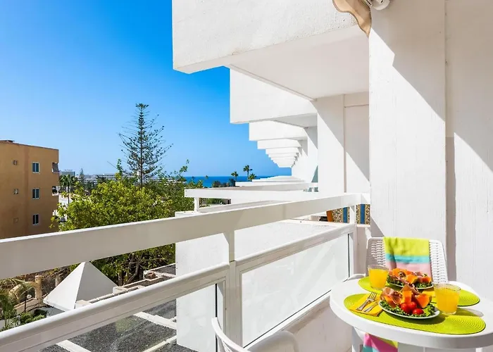 302 Modern, Light, Comfortable With Swimming Pool *